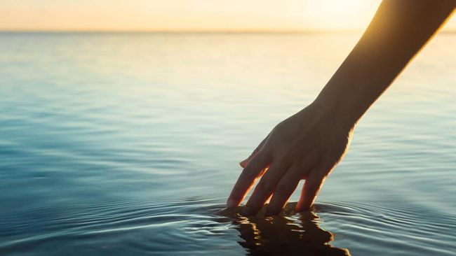 Kenapa air laut memiliki rasa air sedangkan air sungai tidak mempunyai rasa asin? Untuk menjawabnya, simak penjelasan ilmiahnya berikut.