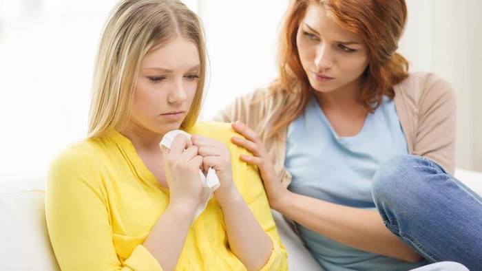 Tips Membantu Teman yang Terjebak dalam 'Abusive Relationship'