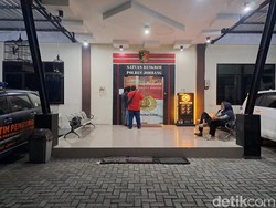 Pejabat Kejari Bojonegoro dan Muncikari Kasus Sodomi Ditahan di Polres Jombang