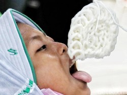 Sejarah Lomba Makan Kerupuk Peringatan HUT RI dan Makna di Baliknya
