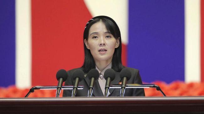 Diejek Warga Korut usai Pidato, Apa Julukan Adik Kim Jong Un? Adik pemimpin Korea Utara Kim Jong Un, Kim Yo Jong, sempat jadi bahan ejekan warganya, apa julukan wanita berpengaruh di Korut itu?