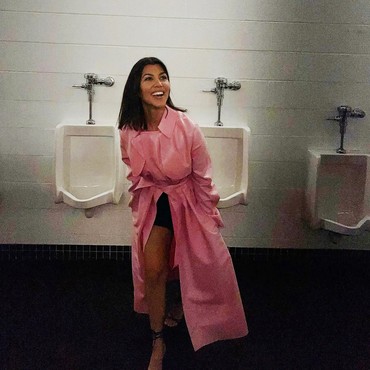 Jual Permen Karet untuk Vagina, Kourtney Kardashian Tuai Hujatan