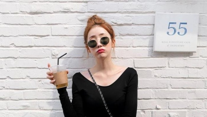 Selain Bikin Modis, Berikut 3 Alasan Kenapa Kamu Sangat Membutuhkan Kacamata Hitam