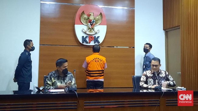 Dari Rp1,5 miliar yang diminta Robin, Eks Wali Kota Cimahi Ajay Muhammad hanya menyanggupi Rp500 juta.