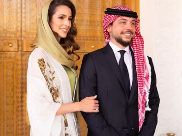 img-title Baru Tunangan, Pangeran Arab Sudah Berani Pegang-pegang