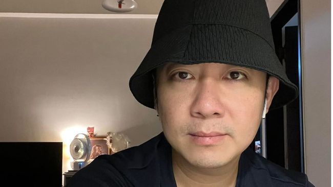 Penyanyi Malaysia yang tinggal di Taiwan Eison Cai ditemukan meninggal usai jatuh dari gedung di Kota Taipei Baru, Taiwan pada Rabu (17/8).