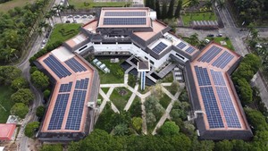 Pupuk Kaltim Operasikan PLTS Atap, Kejar Target Dekarbonisasi 2030