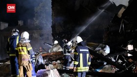 VIDEO: Serangan Rusia Hantam Apartemen Kharkiv, Tujuh Tewas