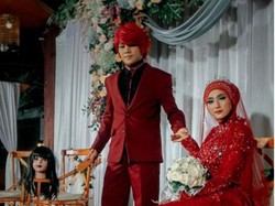 Tika Mega Lestari, Mojang Bandung Istri Pesulap Merah