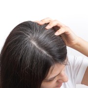 Rutin Konsumsi 5 Nutrisi Penting Ini Bisa Bantu Cegah Rambut Beruban