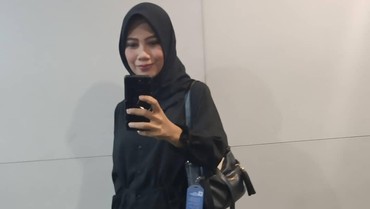 Winda Utami, Juru Bahasa Isyarat Saat Farel Prayoga Tampil di Istana Negara