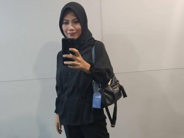 img-title Winda Utami, Juru Bahasa Isyarat Saat Farel Prayoga Tampil di Istana Negara