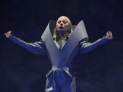 Penampilan Unik Lady Gaga saat Rilis Film Konsernya