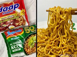 Begini Rasa Indomie Mie Goreng Aceh Vs Mie Sedaap Sambal Goreng yang Viral