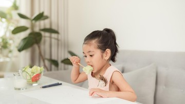 PERHATIKAN KECUKUPAN GIZI ANAK