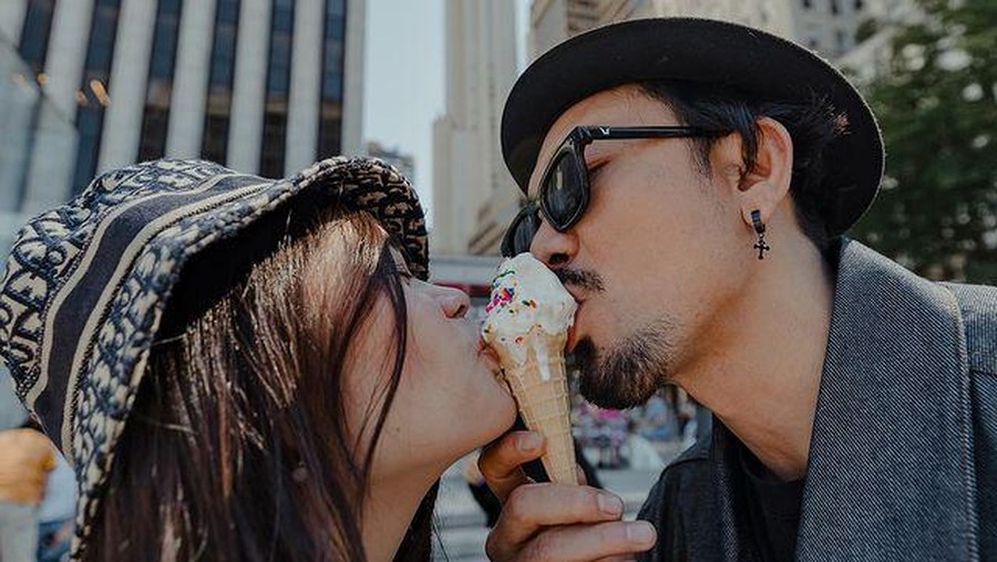 Denny Sumargo dan Olivia Allan Denny Sumargo dan Olivia Allan