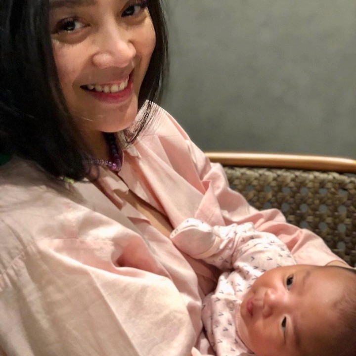 <p>Bahkan dalam salah satu postingannya, Dea mengakui bahwa menyusui merupakan hal yang tak mudah.  (Foto: Instagram @dea_ananda)</p>