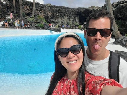 7 Potret Gracia Indri dan Suami Bule Berlibur ke Pulau di Spanyol