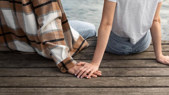 Sering Disalahartikan, Yuk Pahami Love Language Physical Touch yang Tak Melulu Soal Hasrat Seksual Sering Disalahartikan, Yuk Pahami Love Language Physical Touch yang Tak Melulu Soal Hasrat Seksual
