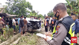 Kereta Api Tabrak Mobil di Sumut, Ayah dan Anak Tewas