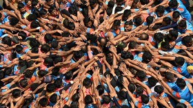 FOTO: Piramida Manusia Rayakan Kelahiran Dewa Kresna di India