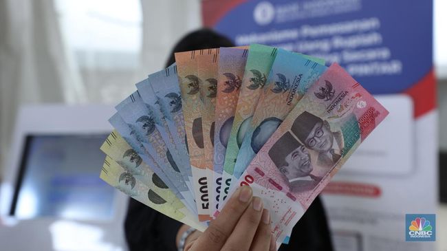 Rupiah Tembus Rp15.600, Apa Bisa Bablas ke Rp16.000?