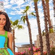 Tampilan Bohemian Vanessa Hudgens Ini Bisa Jadi Inspirasi Summer Style yang Stylish