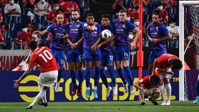 Johor Darul Ta'zim (JDT) gagal di Liga Champions Asia saat Jordi Amat debut usai kalah 0-5 dari Urawa Red Diamonds di Stadion Saitama, Jumat (19/8).