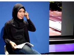 Heboh Juru Bahasa Isyarat HUT Ke-77 RI Ikut Joget Ojo Dibandingke