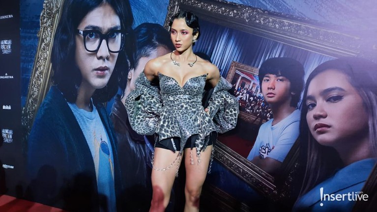 6 Potret Wanita Kece di Red Carpet Film 'Mencuri Raden Saleh' 6 Potret Wanita Kece di Red Carpet Film 'Mencuri Raden Saleh'

Aghniny Haque Andrea Dian Atiqah Hasiholan