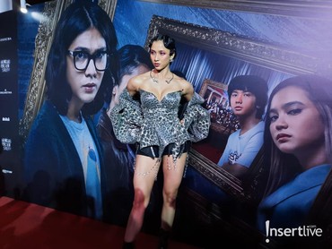 img-title 6 Potret Wanita Kece di Red Carpet Film 'Mencuri Raden Saleh'