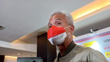 Ayah Mertua Arumi Bachsin Meninggal, Ganjar Pranowo Sampaikan Doa