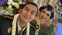 <p>Pernikahan Joy Tobing dan Cahyo Permono membuat banyak orang ikut bahagia. Sebab, Joy Tobing telah 8 tahun berstatus sebagai <em>single parent</em>. (Foto: Instagram @yoxforchrist)</p>