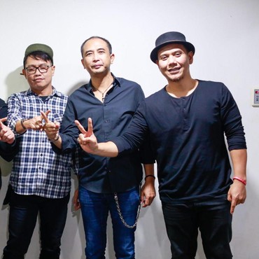 Lirik Lagu Semua Tak Sama - Padi