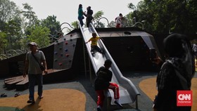 FOTO: Menikmati Akhir Pekan di Tebet Eco Park yang Baru Dibuka Kembali
