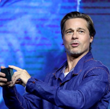 Resmi Pacaran, Brad Pitt & Ines de Ramon Mesra Tahun Baru Bareng di Meksiko