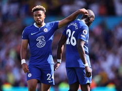 Ironi Chelsea: Beli Bek Mahal-mahal, Malah Jadi Bulan-bulanan