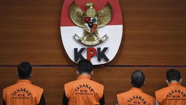 Komisi Pemberantasan Korupsi (KPK) melakukan upaya penggeledahan di sejumlah lokasi di Universitas Lampung (Unila) pada Senin (22/8).