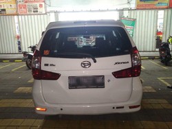 Heboh Mobil Masuk Alfamart di Lebih Gianyar, Pengemudi Tak Punya SIM A