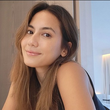 Pakai Busana Ketat Warna Kulit, Foto Blur Pevita Pearce Bikin Salfok