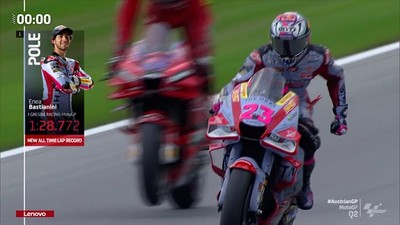 img-title VIDEO: Dramatis, Bastianini Rebut Pole di MotoGP Austria