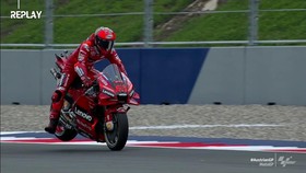 VIDEO: Aksi Stoppie Bagnaia Jelang MotoGP Austria