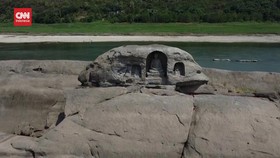 VIDEO: Kemunculan Patung Buddha Saat Sungai Yangtze China Mengering