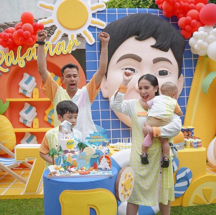 <p>Baru-baru ini, Rafathar Malik Ahmad anak sulung Raffi Ahmad dan Nagita Slavina merayakan ulang tahun, Bunda. Ulang tahun Rafathar jatuh pada 15 Agustus lalu. Namun, perayaannya baru digelar Sabtu (20/8/2022). (Foto: Instagram raffinagita1717)<br /><br /><br /></p>