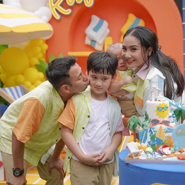 <p>Wah, seru ya? Selamat ulang tahun untuk Rafathar, kita doakan agar doa serta harapan kedua orang tuanya terkabul ya, Bunda. (Foto: Instagram raffinagita1717)</p>