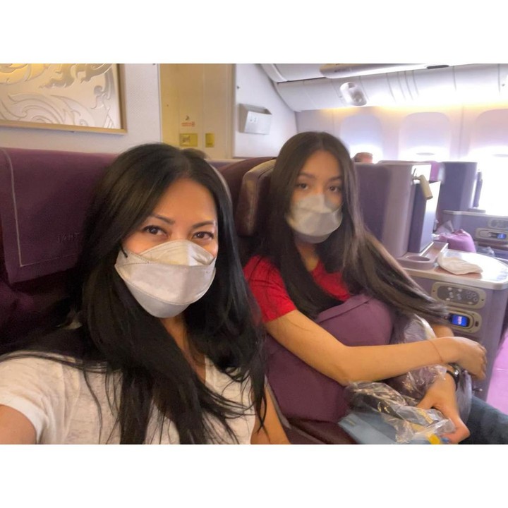 <p>Anggun C Sasmi tengah menghabiskan waktu bersama sang putri. Ia melakukan <em>quality time</em> dengan berlibur bersama Kirana Cipta Montana. (Foto: Instagram @anggun_cipta)</p>