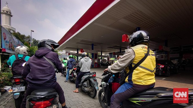 Setidaknya total, ada 27 titik SPBU yang dijaga kepolisian mengantisipasi berbagai hal yang tidak di inginkan di ibu kota Provinsi Banten tersebut