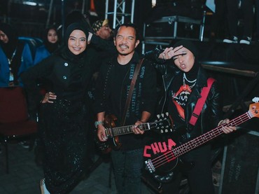 img-title Chua Kotak Dilarikan ke Rumah Sakit Lantaran Sesak Napas Sebelum Manggung