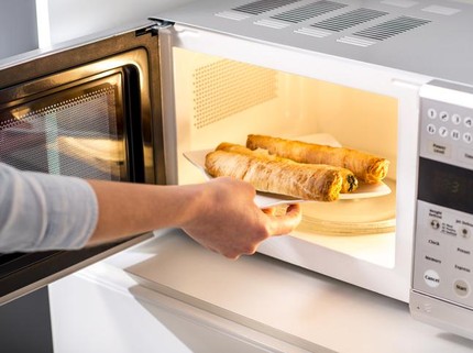 7 Rekomendasi Microwave Harga Rp1 Jutaan, Lengkapi Peralatan Dapur Bunda Yuk!