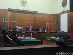 Saat Istri Tak Tahu Uang yang Diberi Suami Ternyata Hasil Penggelapan